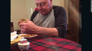 Internet sobs over viral, lonely ‘Papaw’ photo