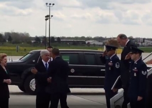 President tours Flint, meets with Governor Snyder, Mayor Weaver and citizens