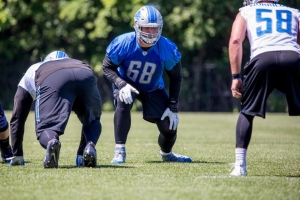 Lions OT Taylor Decker undergoes shoulder surgery, no timetable given for his return