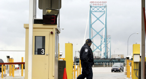 Canada Border No Longer Accepts Cash Payments, Border Agents Demonstrate Work-to-Rule Strike