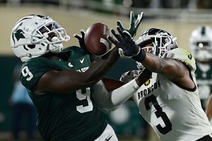 Michigan State Spartans tight end Daniel Barker (9) battles Western Michigan Broncos linebacker Zaire Barnes (3) at Spartan Stadium during their game against Western Michigan University. Photo: Dale Young-USA TODAY Sports