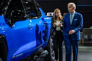President Joe Biden is given a tour by General Motors CEO Mary Barra during the 2022 North American International Detroit Auto Show. Photo: Sarahbeth Maney / USA TODAY NETWORK
