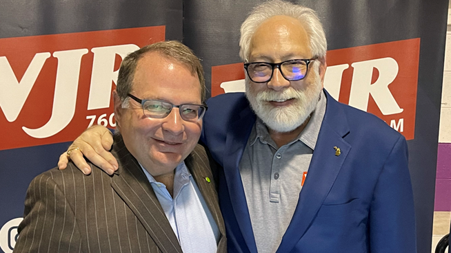 760 WJR’s Paul W. Smith Honored with Induction into The Parade Company’s Papier-Mâché Head Collection