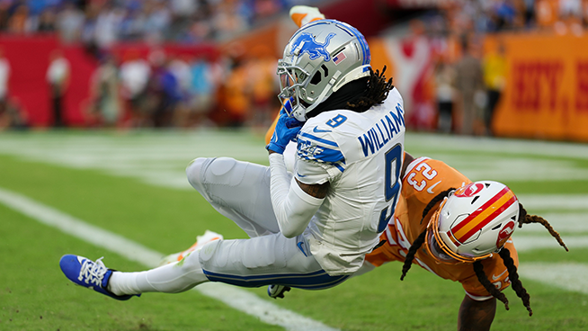 Lions Defeat Tampa Bay to Move Atop the NFL Standings