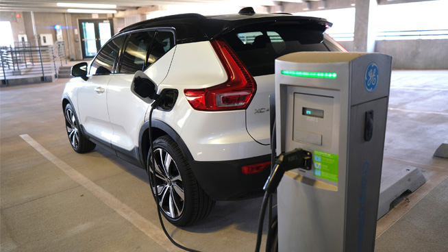 Michigan Reporter Takes 1,000-Mile Road Trip in Electric Vehicle