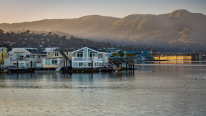 The Inside Outside Guys: Floating homes trending as lots dry up