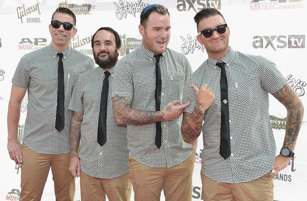 New Found Glory Fall Accidentally, In Love in Their Latest Video