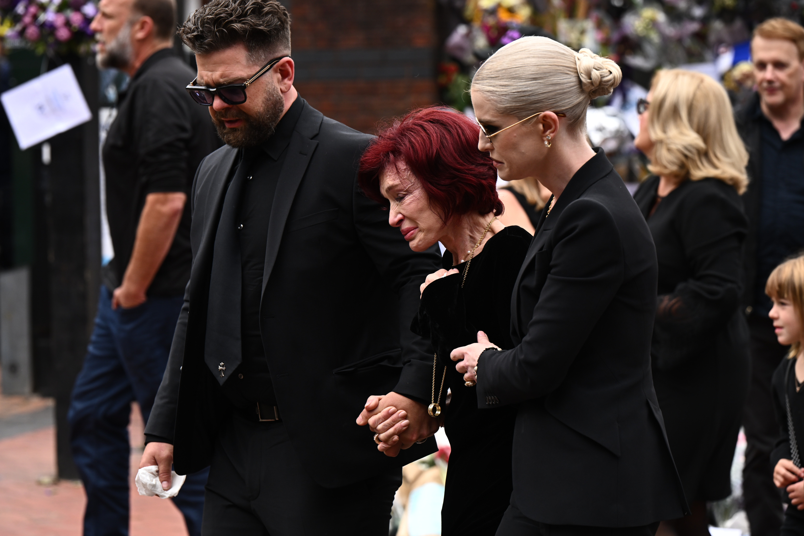 Jack, Sharon, and Kelly Osbourne Attend Ozzy’s Funeral Procession in Birmingham, UK