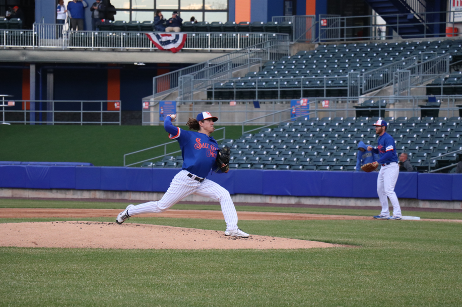 Syracuse Mets Get First Win In Extras