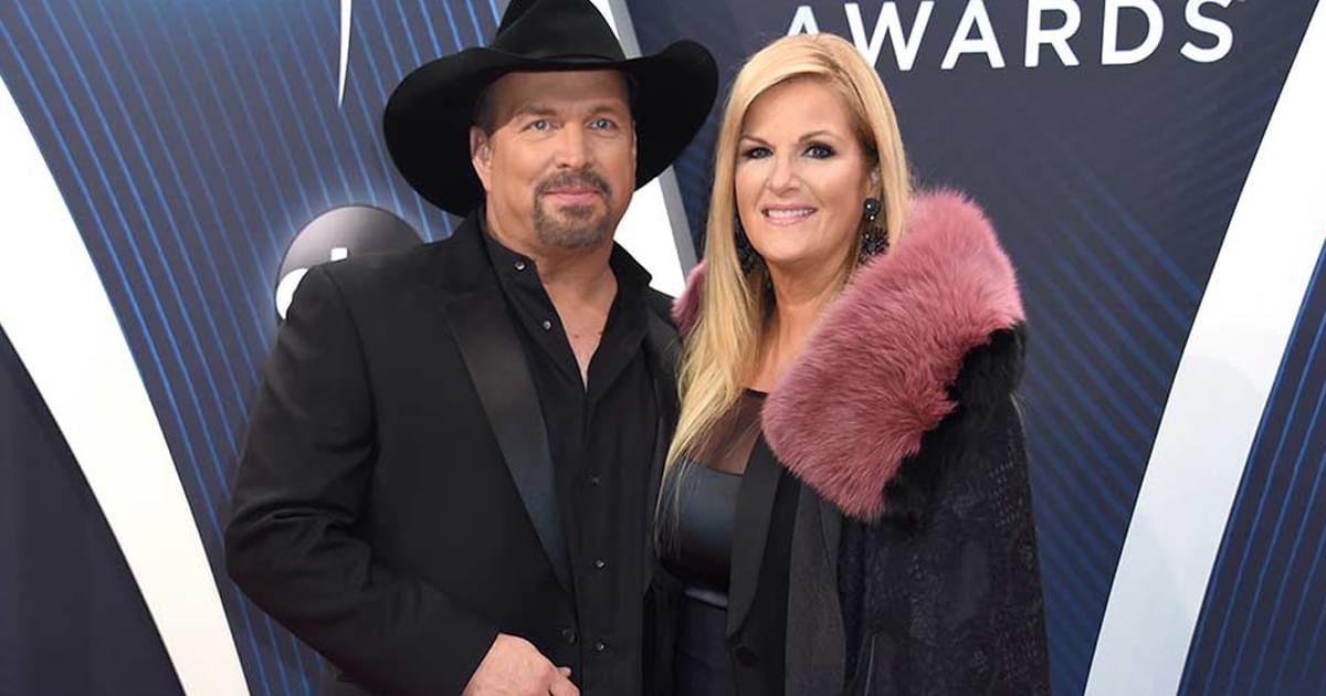 Garth Brooks Teases Acoustic Show With Trisha Yearwood on July 7