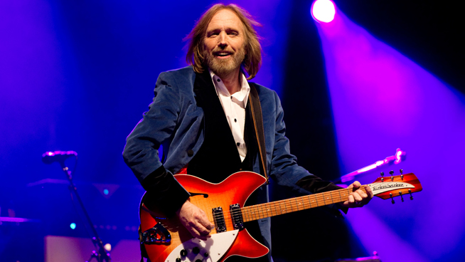 Tom Petty Dies at Age 66 – Celebs, Rockers and the World React