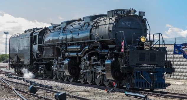 Big Boy Locomotive Stopping in Topeka