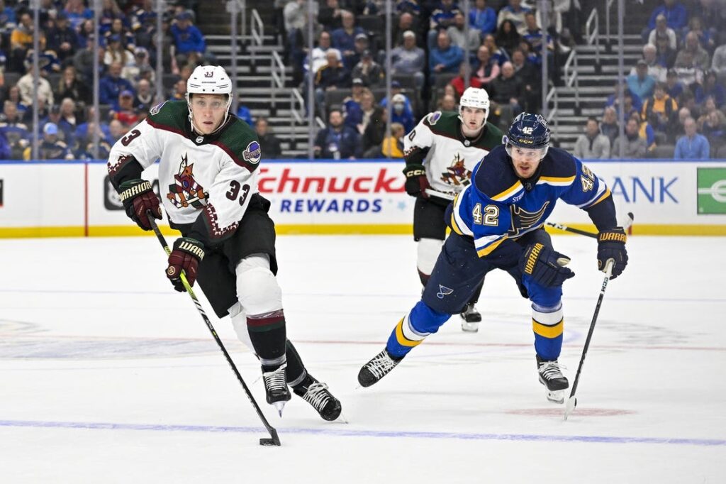 Clayton Keller helps Coyotes roll past Blues