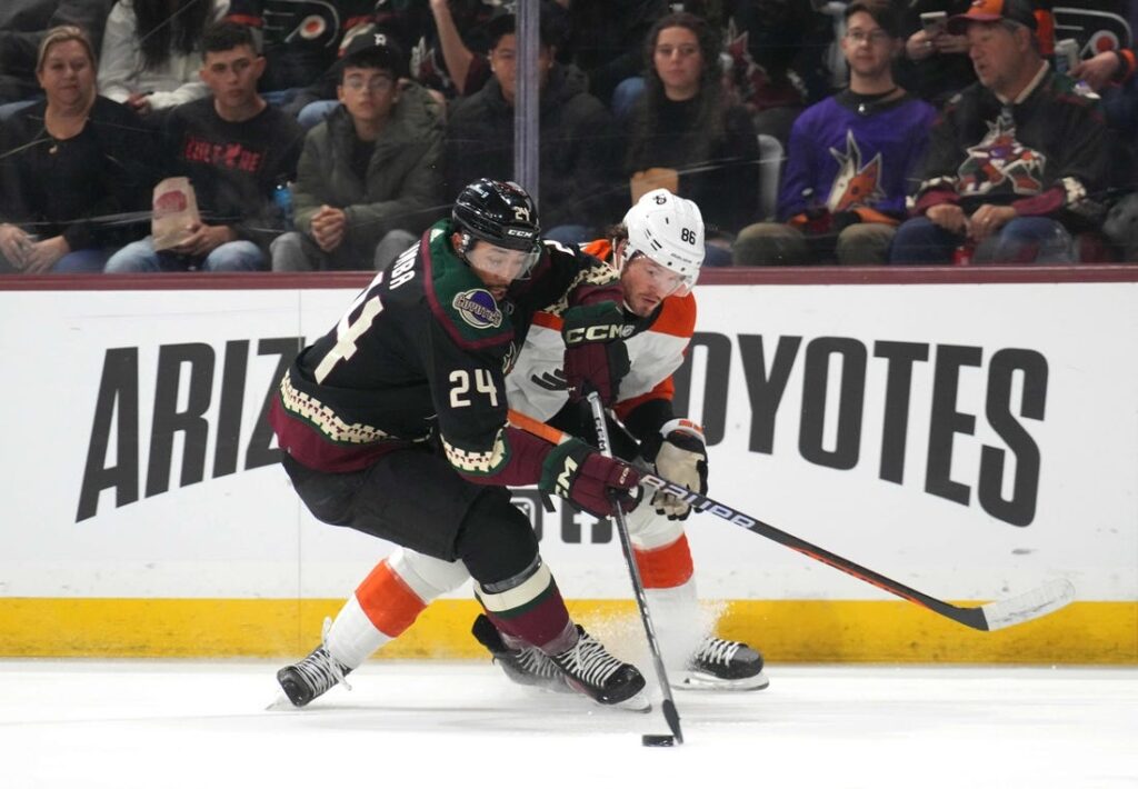 Hot Flyers stop streaking Coyotes