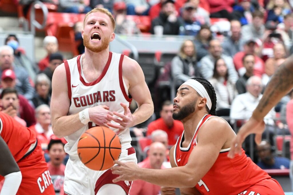 Washington State finishes strong, upsets No. 8 Cats