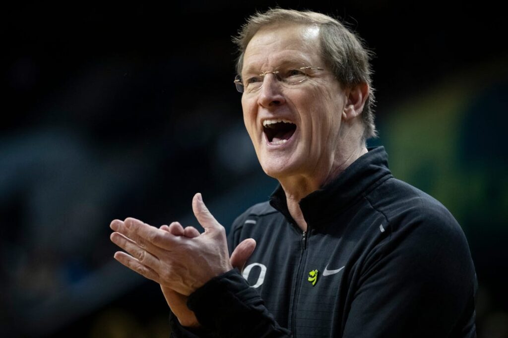 Oregon pulls away for blowout of Sun Devils