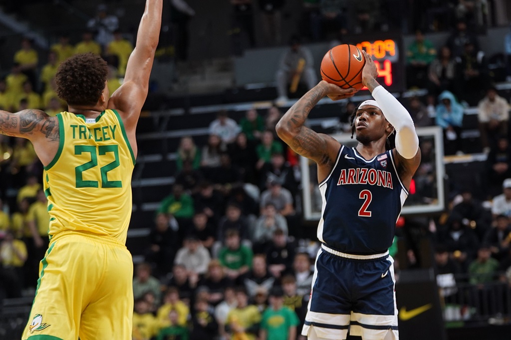 Caleb Love pours in 36 as No. 9 Wildcats upend Oregon