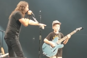 Dave Grohl Covers Metallica with 10-year-old