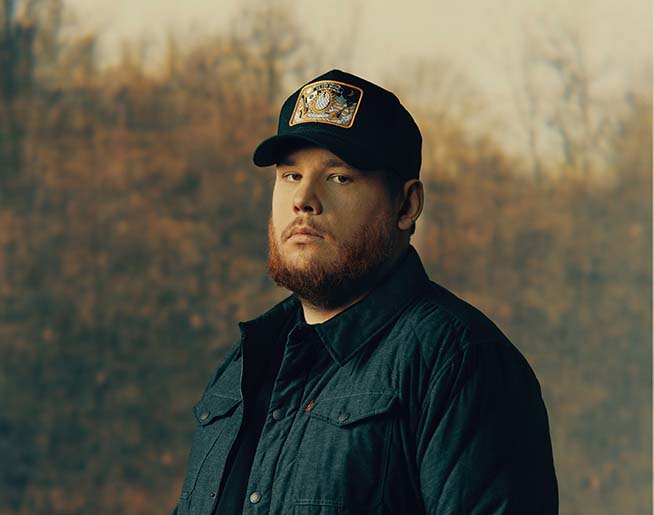 Luke Combs Nabs Four Nominations at the 2022 People’s Choice Awards