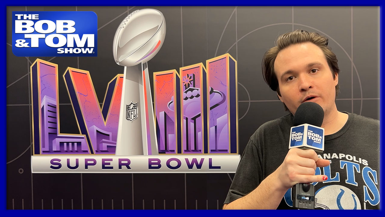 How Fast is Willie Griswold? He Tests His Skills at the NFL Experience At The Super Bowl