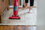 New Life Hack: Putting A Watermelon On Top Of Your Vacuum Cleaner??? Here’s Why: