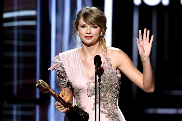 Taylor Swift Made A Massive Donation To LGBTQ Group