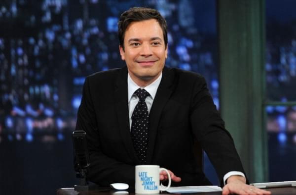 [WATCH] Jimmy Fallon & Selena Gomez Struggle To Get Through This Interview