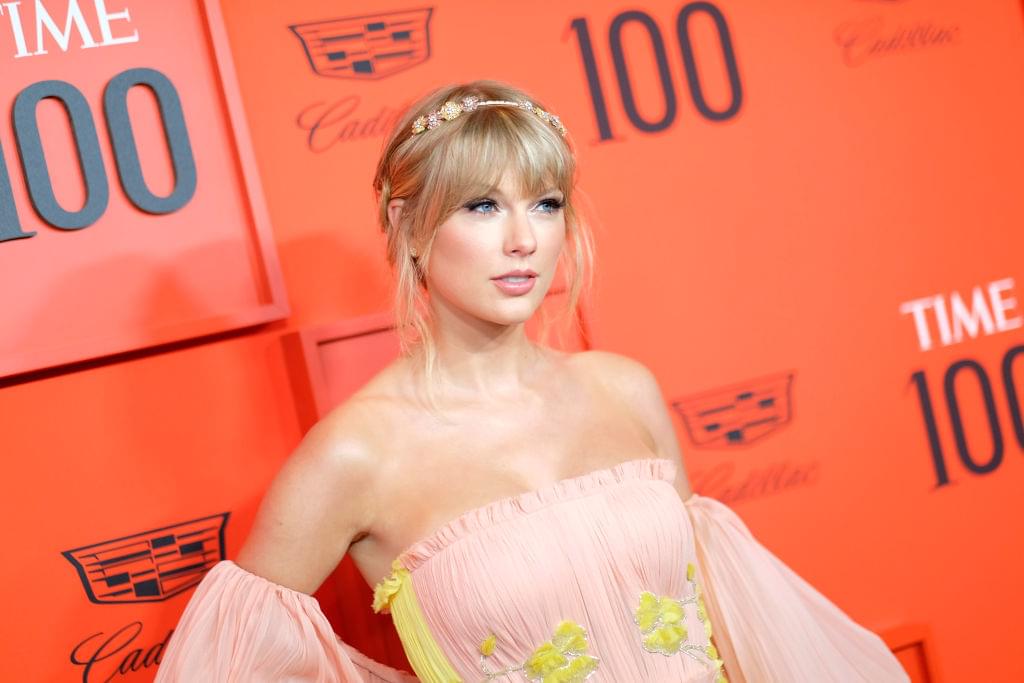 Taylor Swift Helps Nashville Record Store Stay Afloat