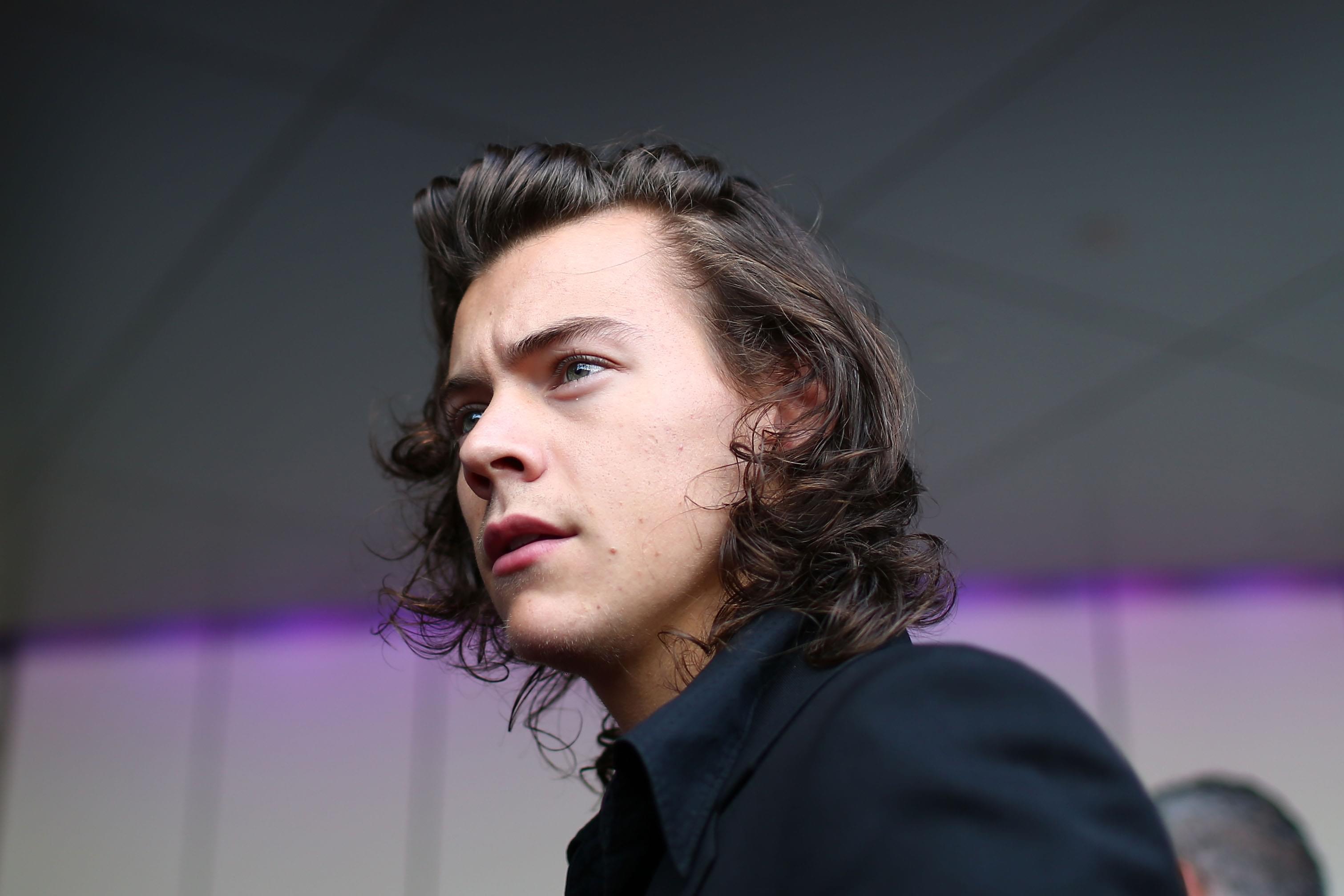 Harry Styles Is Back On Set For New Film ‘Don’t Worry Darling’