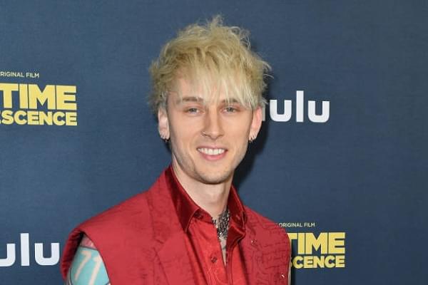 Machine Gun Kelly Really Embraces The Pink Aesthetic On SNL [WATCH]