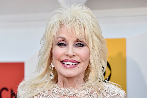 Dolly Parton Will Team Up With Doja Cat For Taco Bell Musical
