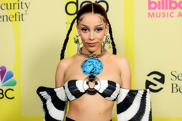 Doja Cat Shaved Her Head And Eyebrows [VIDEO]