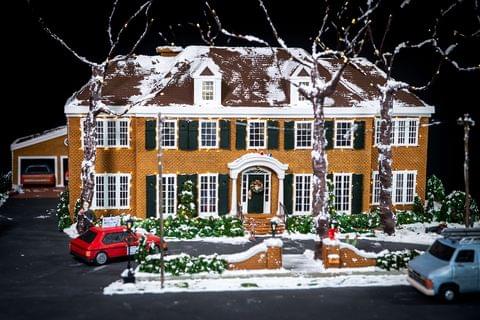 Artist Makes Home Alone Gingerbread House!