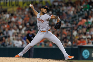 Giants ship off Doval, Yastrzemski in final minutes before deadline