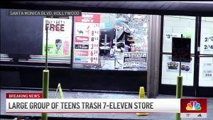 Large Group Robs Three 7-Eleven Stores, Hours After Newsom Signed ‘Smash-and-Grab’ Bills