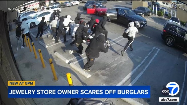 Anaheim Jewelry Store Owner Scares Off Burglars With One Shot
