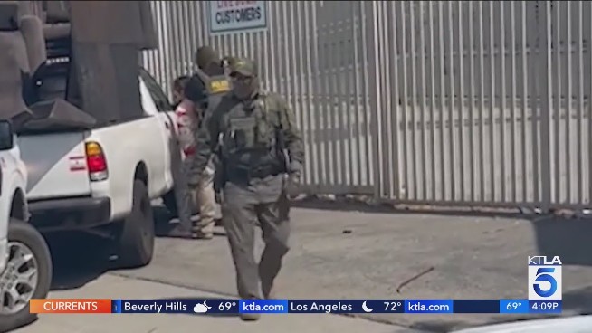 L.A. County Moves Closer to Barring Law Enforcement Officers From Wearing Masks