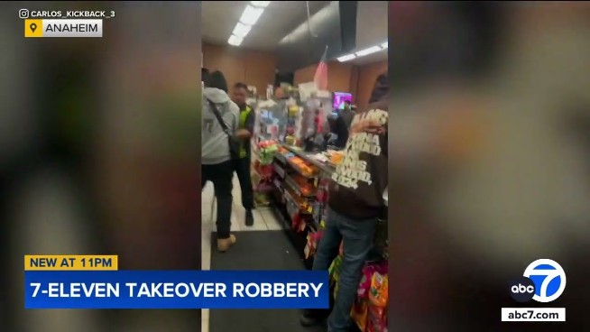 Clerk Injured After 40 People Rob 7/11 in Anaheim