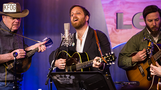 KFOG Private Concert: Dan Auerbach – “Waiting On A Song”