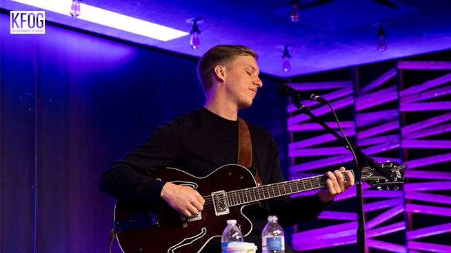 KFOG Private Concert: George Ezra – “Paradise”