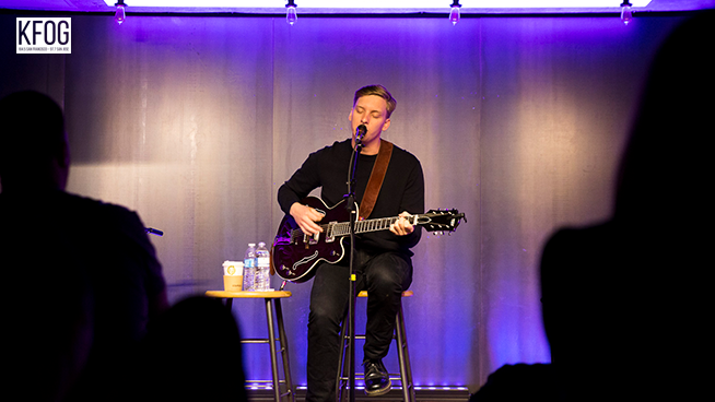 KFOG Private Concert: George Ezra – “Hold My Girl”