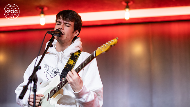 KFOG Studio Session: Rex Orange County – “Loving is Easy”