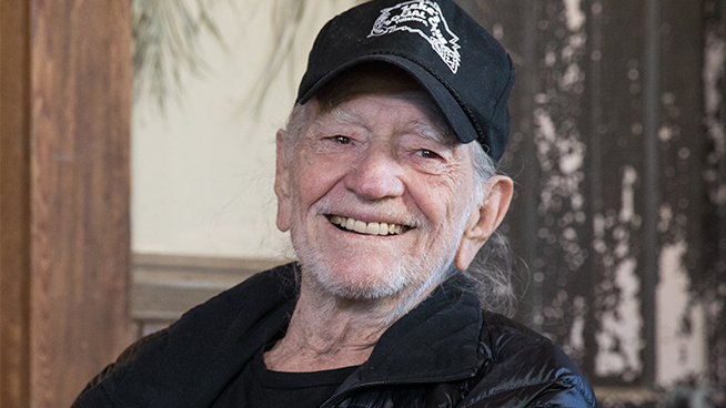 Willie Nelson quits smoking weed