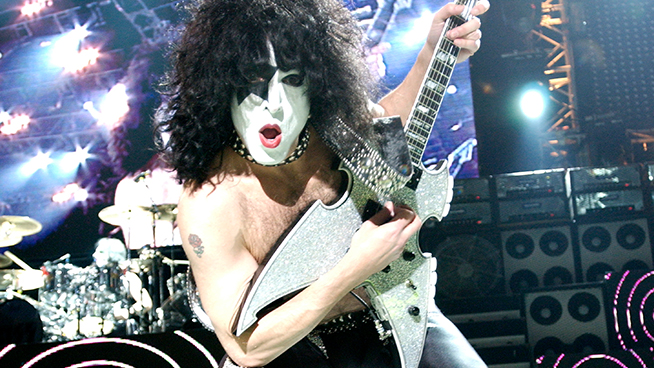 Paul Stanley’s Guitar Tech Dies of COVID-19