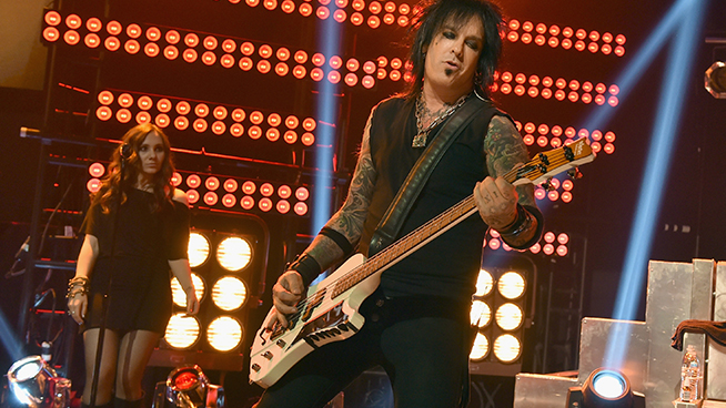 Nikki Sixx Says No to Beer Bellies