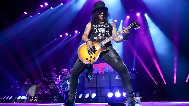 Slash Releasing Blues Album