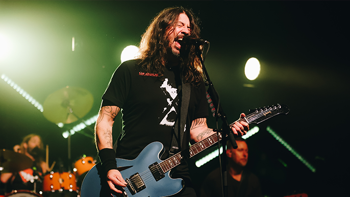 Dave Grohl Helps Feed More Homeless People in Los Angeles