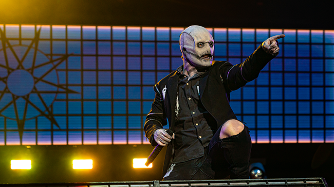 Slipknot Halts Show After Fans Climb Speaker Towers