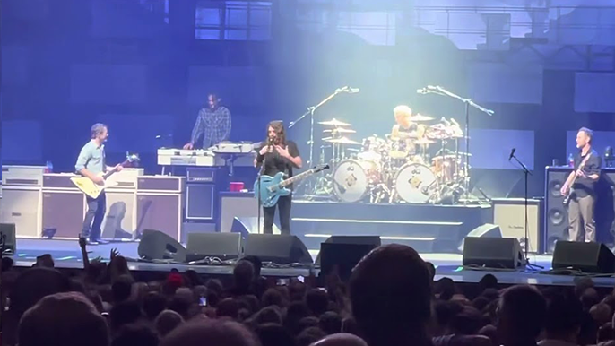 Foo Fighters Cover Michael Bublé, but Dave Grohl Changes Lyrics