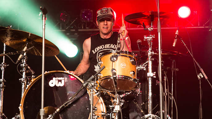 Josh Freese Says Playing Drums Behind Dave Grohl Is a ‘Total Trip’